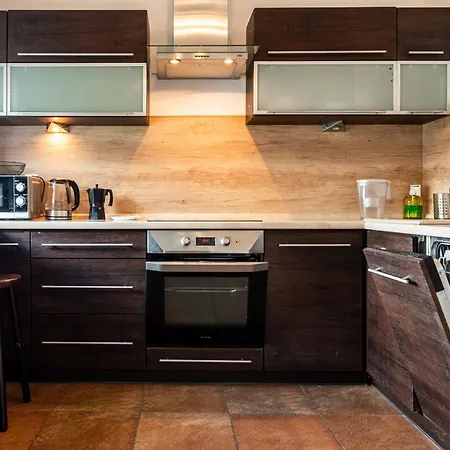 - Balcony, Park And Tram Nearby - By Rentujemy Daire *