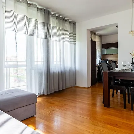 - Balcony, Park And Tram Nearby - By Rentujemy ורוצלב