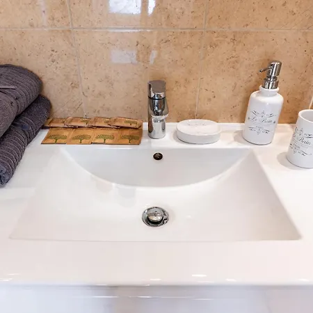 Appartamento - Balcony, Park And Tram Nearby - By Rentujemy *