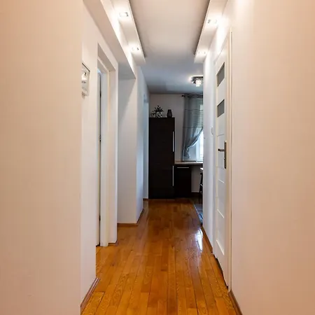 Apartman - Park And Tram Nearby - By Rentujemy *