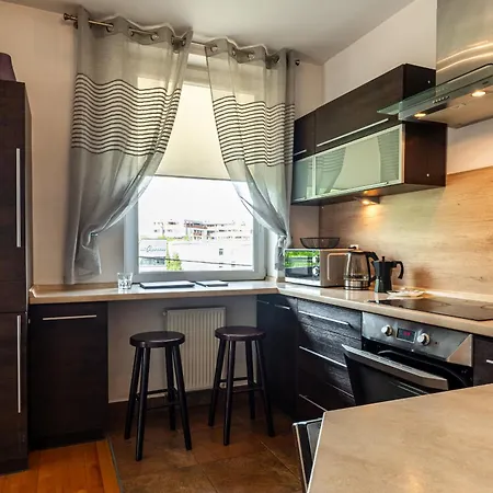 - Balcony, Park And Tram Nearby - By Rentujemy Appartement *