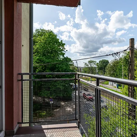 Appartement - Balcony, Park And Tram Nearby - By Rentujemy