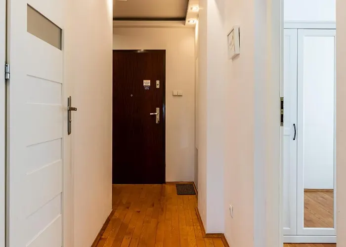 Appartement - Balcony, Park And Tram Nearby - By Rentujemy *