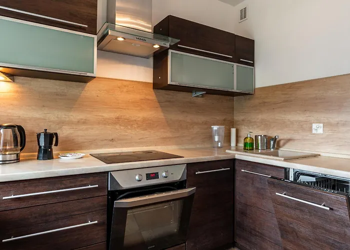 Apartment - Balcony, Park And Tram Nearby - By Rentujemy *