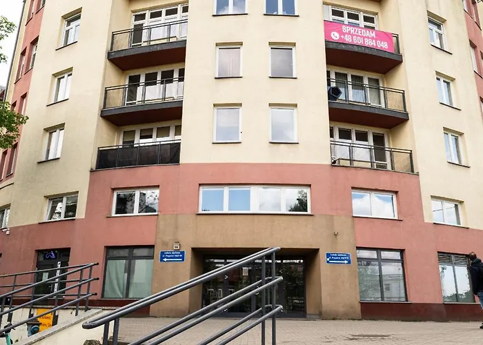 - Balcony, Park And Tram Nearby - By Rentujemy Apartment *